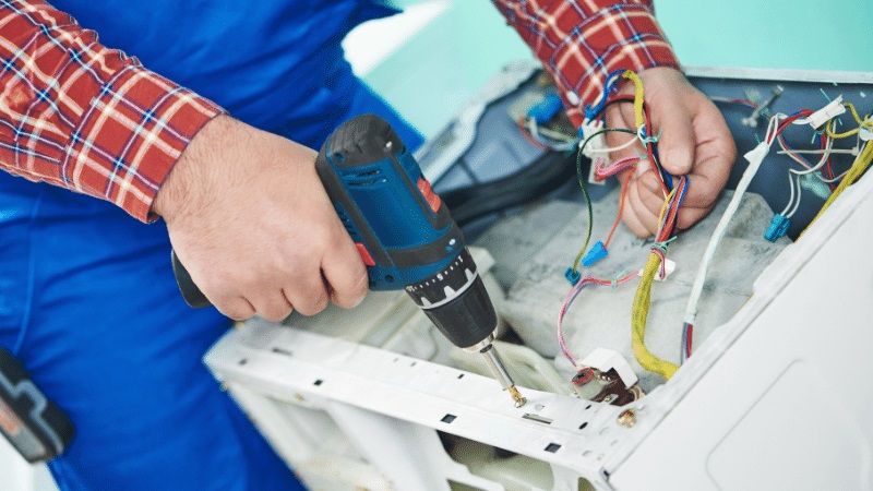 Büyükçekmece Teka Teka çamaşır makinesi kart tamiri – Su almama arızası orijinal parça ile giderildi. - Teknik servis örneği